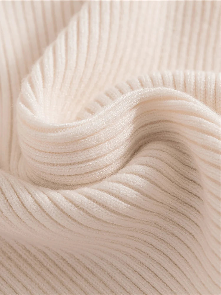 Women's Slim Fit Turtleneck Sweater – Soft Knitted Pullover for Fall/Winter